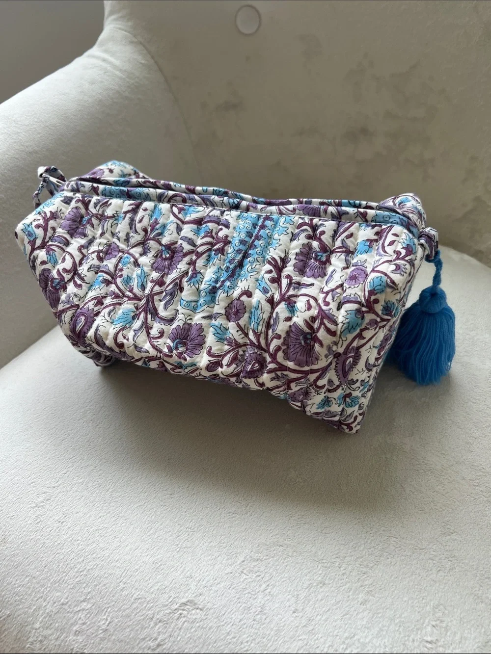 Mynah by Smitha Iris Skies Floral Quilted Cosmetic Bag NWOT